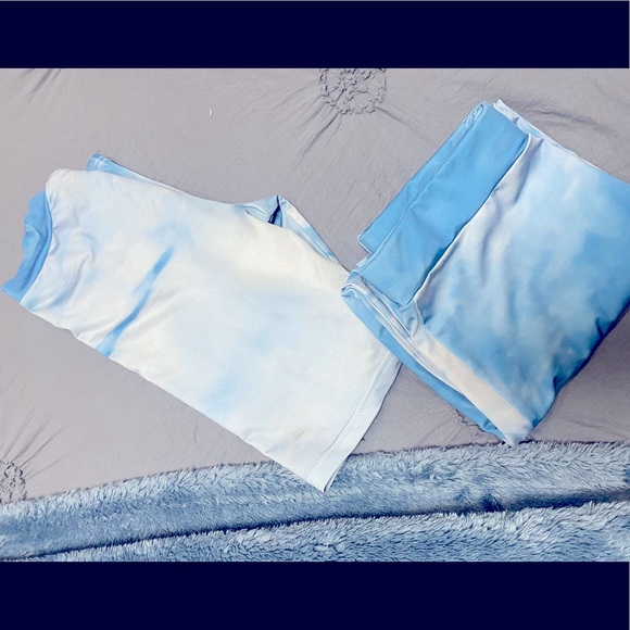 “Cloud 9” 2pc Skirt Set. Size S. Great Stretch & Fit! (Will fit a M) - Picture 6 of 7